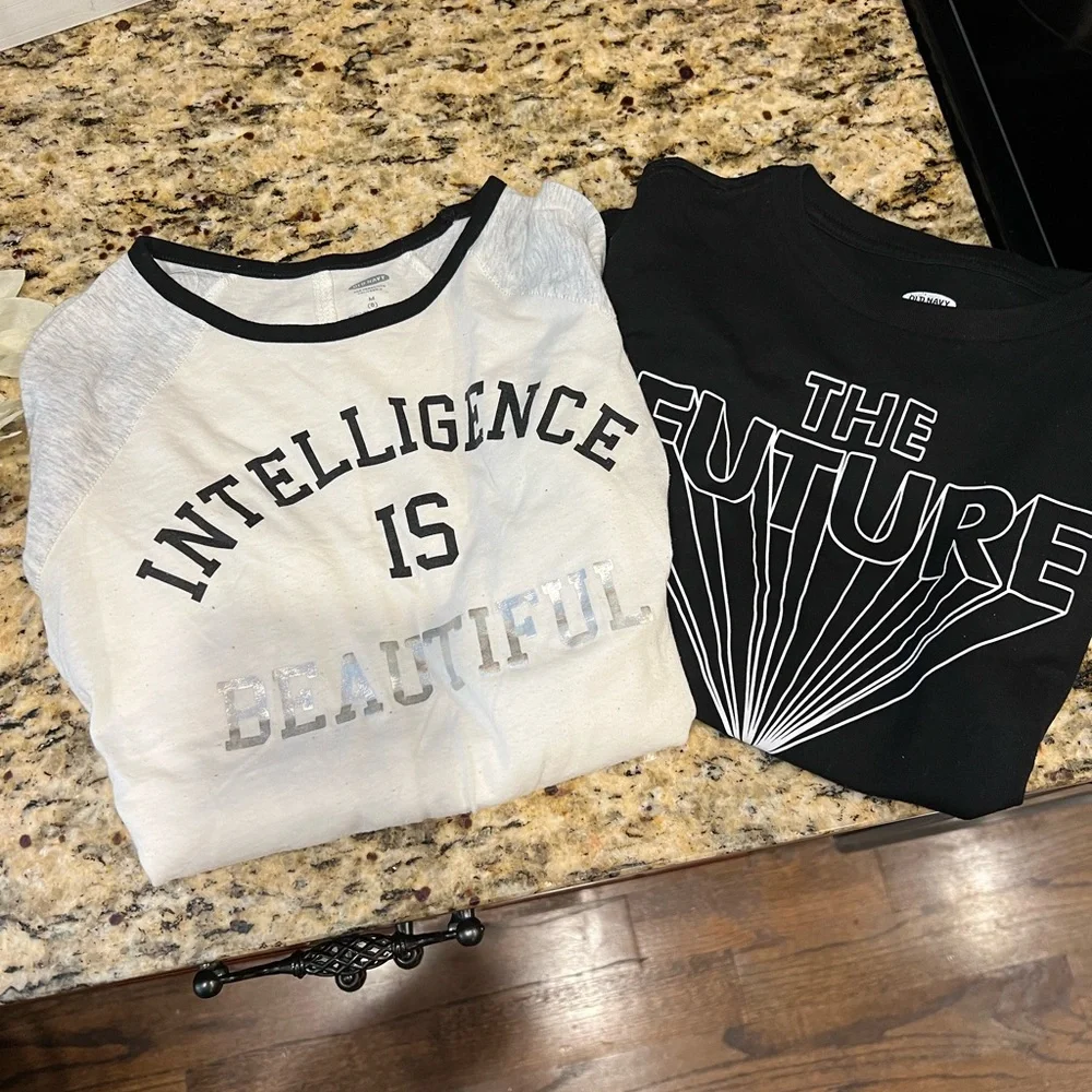 Old Navy Black White Graphic Tee Shirt Lot Sz 8 Medium